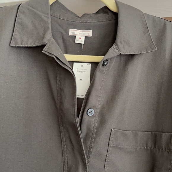 Gap women’s army green utility dress with pockets and belt! - Picture 3 of 5